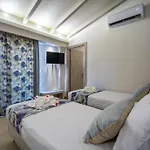 Paradise מלון דירות 3*