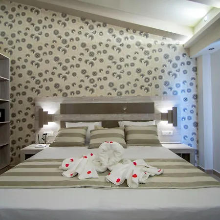 Paradise Aparthotel 3*