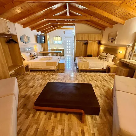 Paradise Apartmanhotel 3*