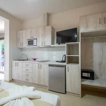 Paradise Apartahotel Laganas