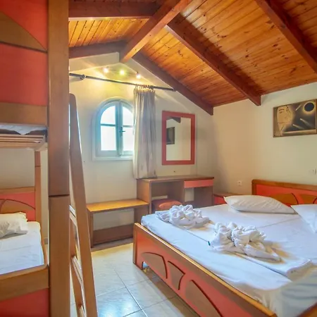 Paradise Apartmanhotel 3*