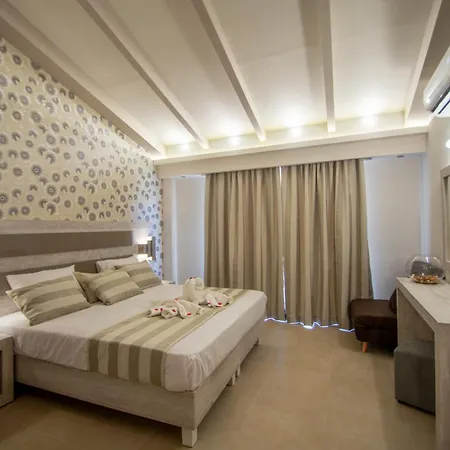 Paradise Aparthotel 3*