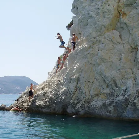 Paradise لاغاناس